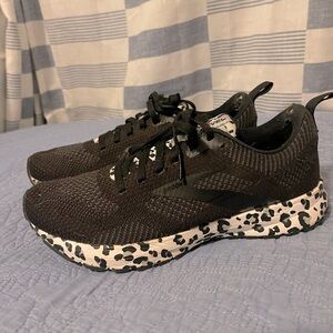 White Lepoard Brooks Running Shoes